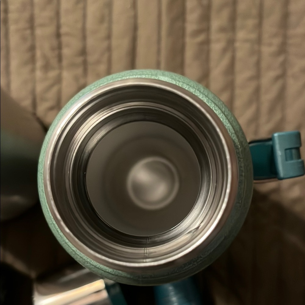 Stanley1.1qt/1liter Vacuum Bottle, handle, stopper and cup - Picture 3 of 5